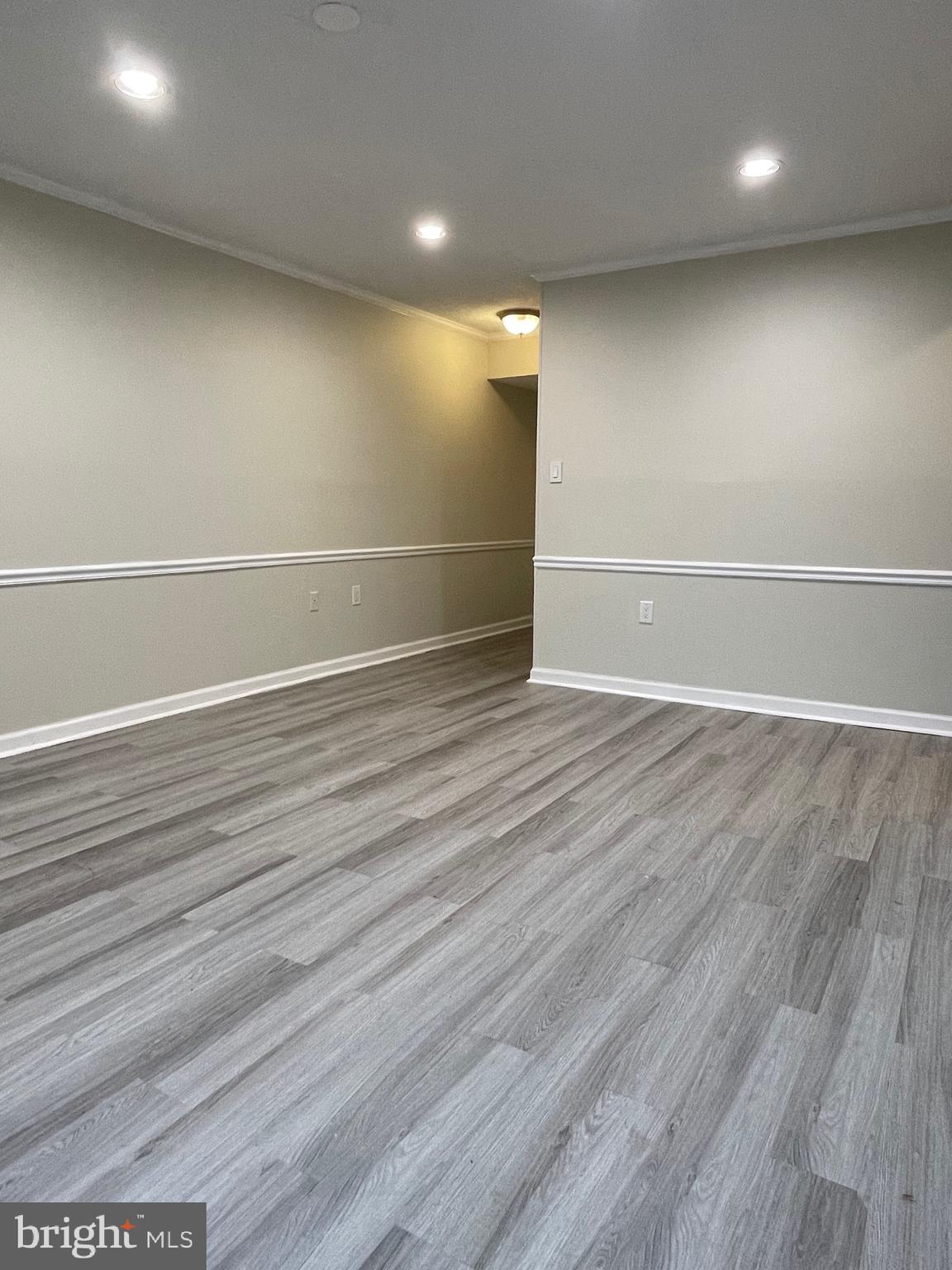 2200 Greenery Lane, Unit 10123 Silver Spring, MD 20906 - Photo 3 of 29 Living Area