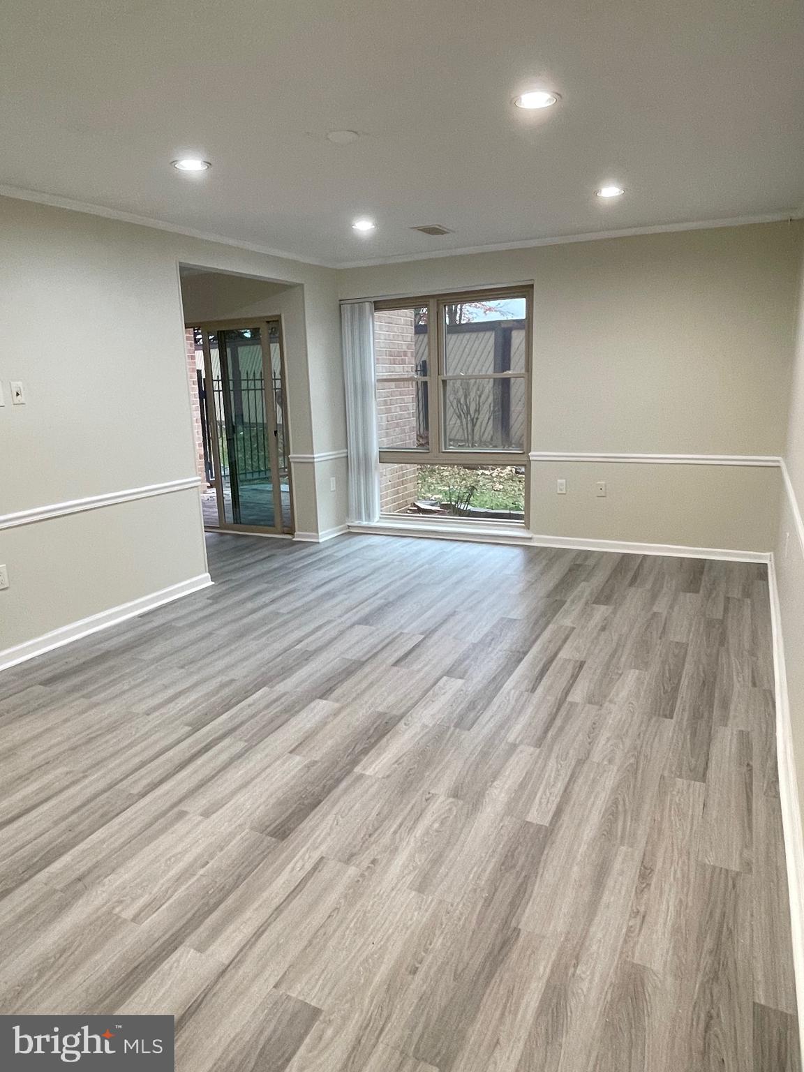 2200 Greenery Lane, Unit 10123 Silver Spring, MD 20906 - Photo 4 of 29 Living Area