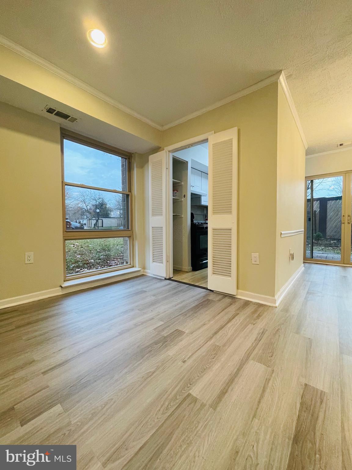 2200 Greenery Lane, Unit 10123 Silver Spring, MD 20906 - Photo 8 of 29 Dining Area