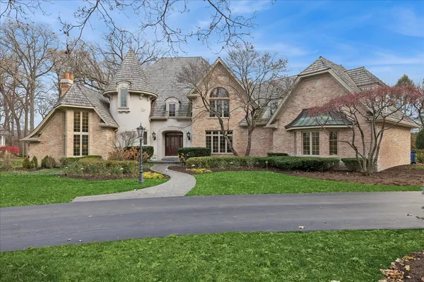 $1,675,000 | 2041 Tremont Court, Libertyville, IL 60048