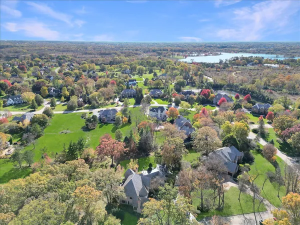 $1,675,000 | 2041 Tremont Court, Libertyville, IL 60048