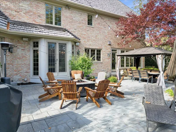 $1,675,000 | 2041 Tremont Court, Libertyville, IL 60048