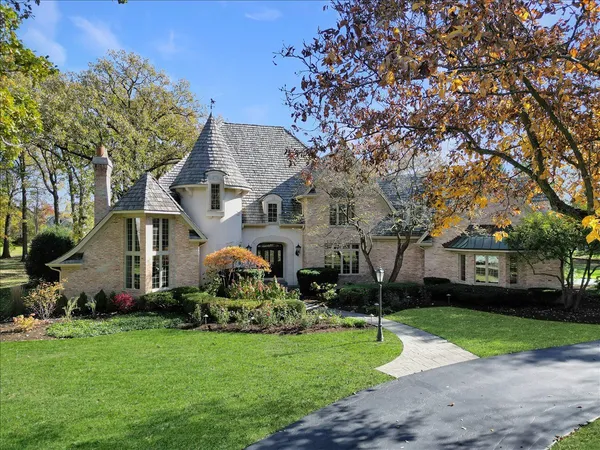 $1,675,000 | 2041 Tremont Court, Libertyville, IL 60048