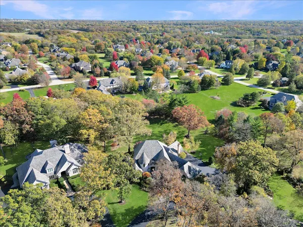 $1,675,000 | 2041 Tremont Court, Libertyville, IL 60048