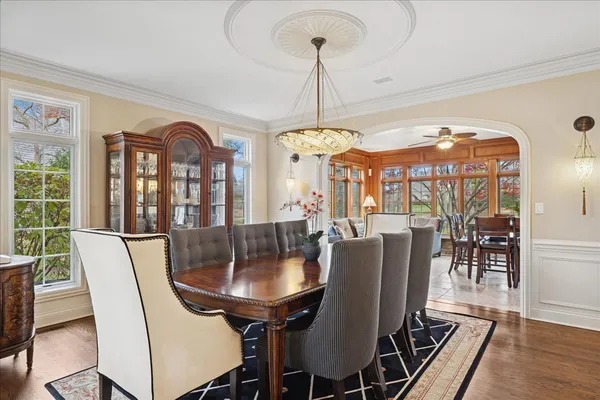 $1,675,000 | 2041 Tremont Court, Libertyville, IL 60048