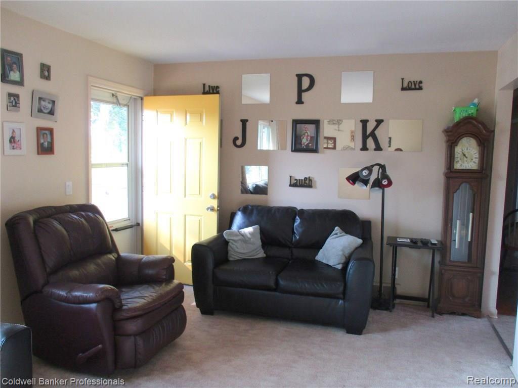 4969 Brown Road Durand, MI 48429 - Photo 13 of 34 13 LV ROO M.JPG