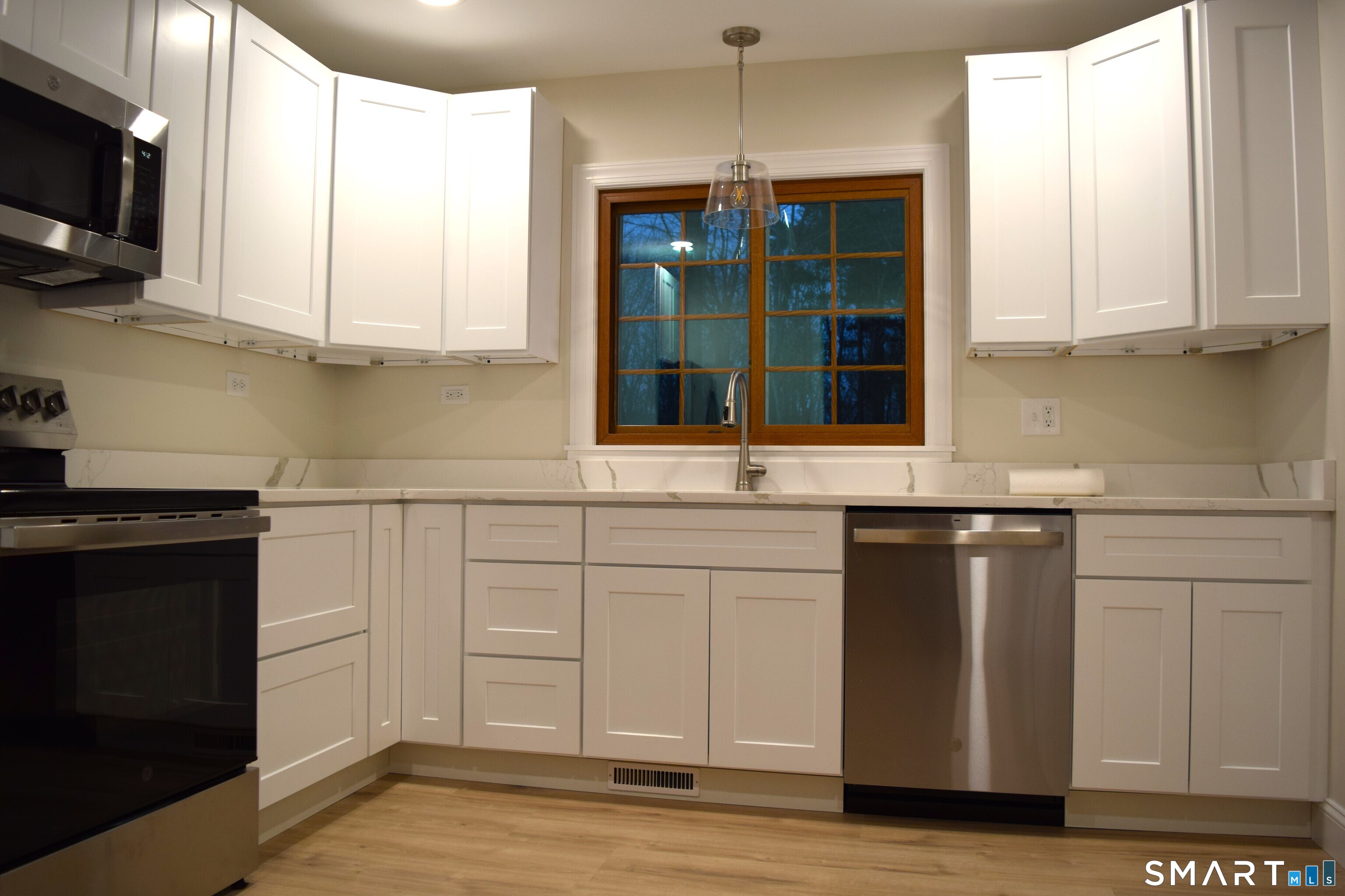 10 Meeting House Road Barkhamsted, CT 06063 - Photo 11 of 36