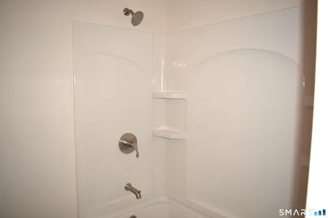 $479,000 | 10 Meeting House Road, Barkhamsted, CT 06063