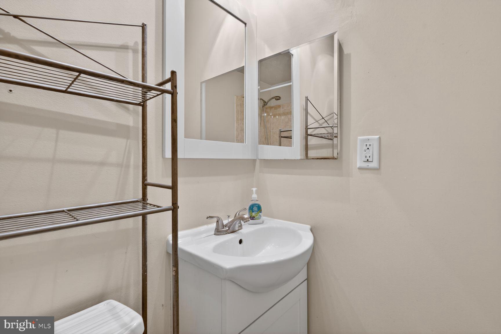 1820 Swann Street Northwest, Unit 4 Washington, DC 20009 - Photo 13 of 15 Bath