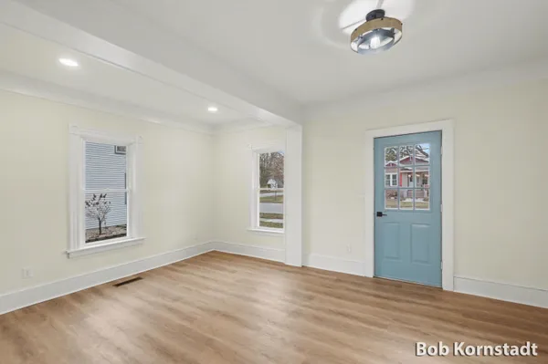 $384,900 | 319 North Rowe Street, Ludington, MI 49431