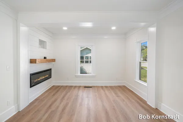 $384,900 | 319 North Rowe Street, Ludington, MI 49431