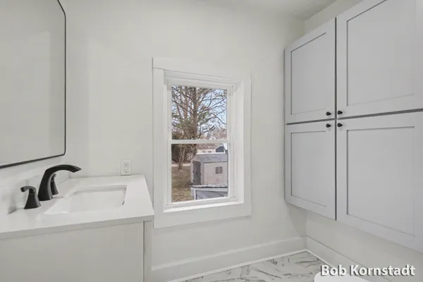 $384,900 | 319 North Rowe Street, Ludington, MI 49431