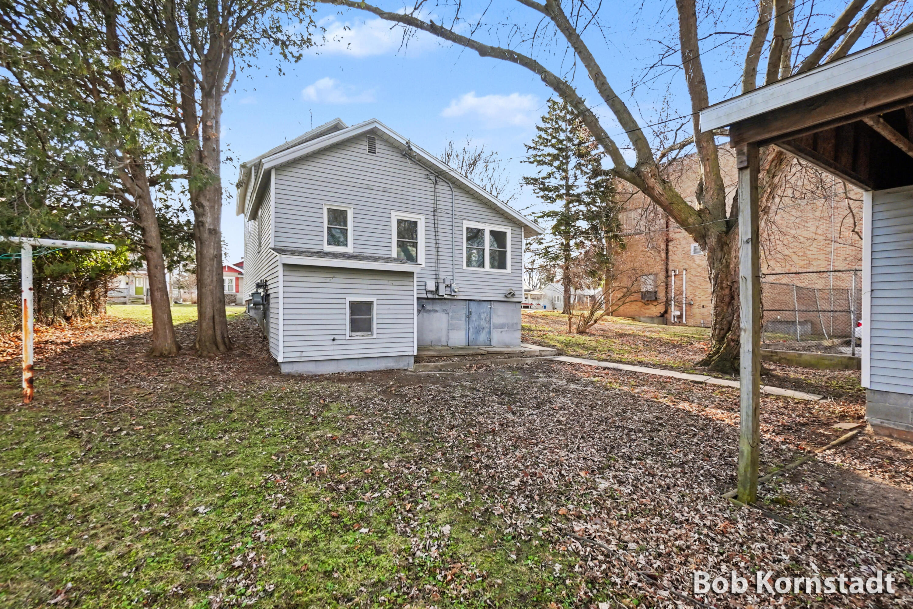 319 North Rowe Street Ludington, MI 49431 - Photo 31 of 40 DSC03429