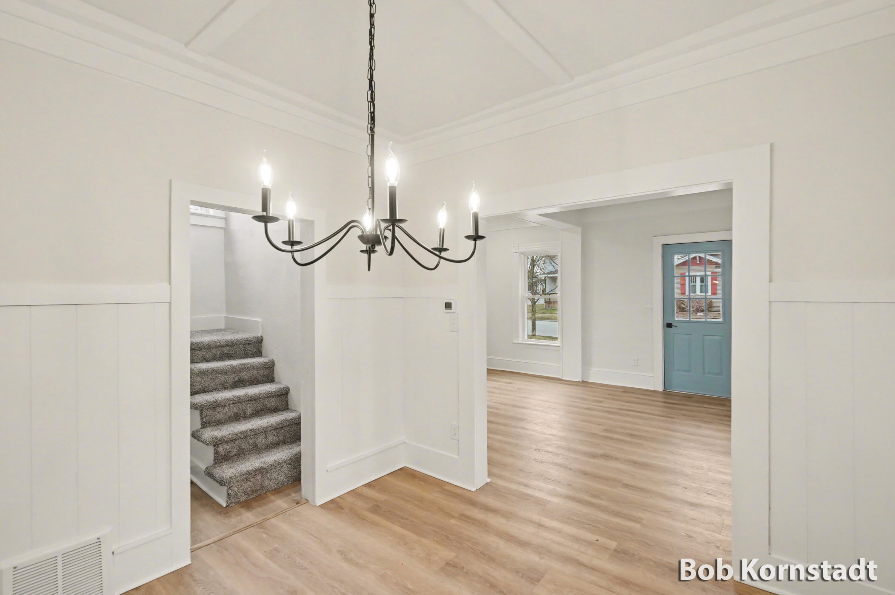 319 North Rowe Street Ludington, MI 49431 - Photo 6 of 40 DSC03506
