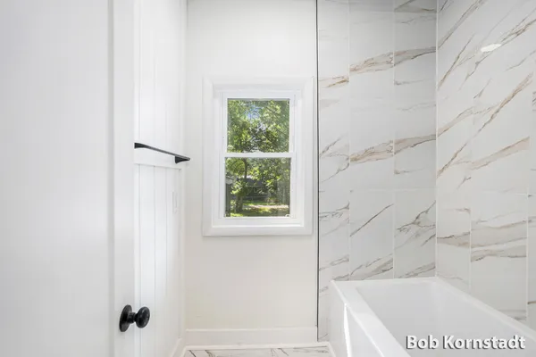 $384,900 | 319 North Rowe Street, Ludington, MI 49431