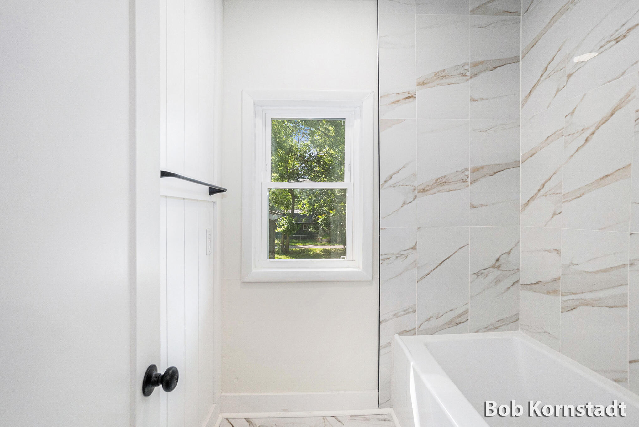 319 North Rowe Street Ludington, MI 49431 - Photo 7 of 40 DSC04891