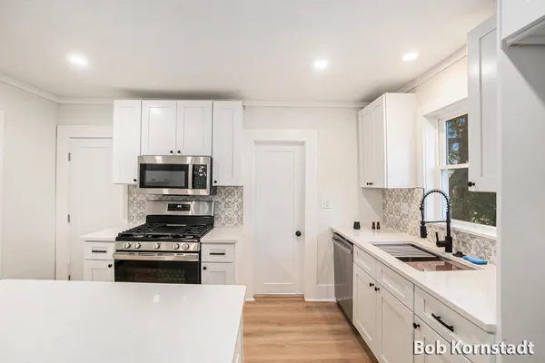 $384,900 | 319 North Rowe Street, Ludington, MI 49431