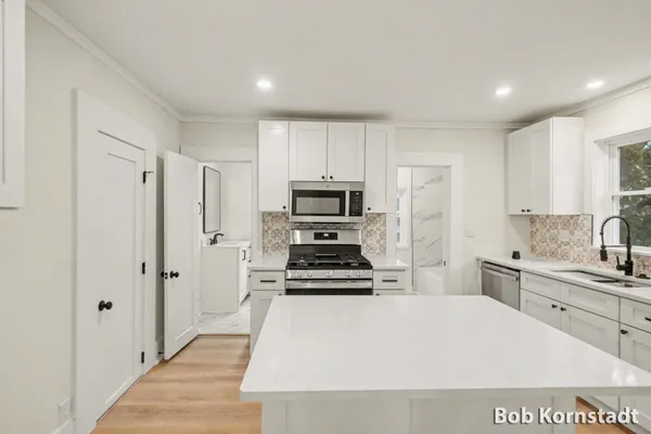 $384,900 | 319 North Rowe Street, Ludington, MI 49431