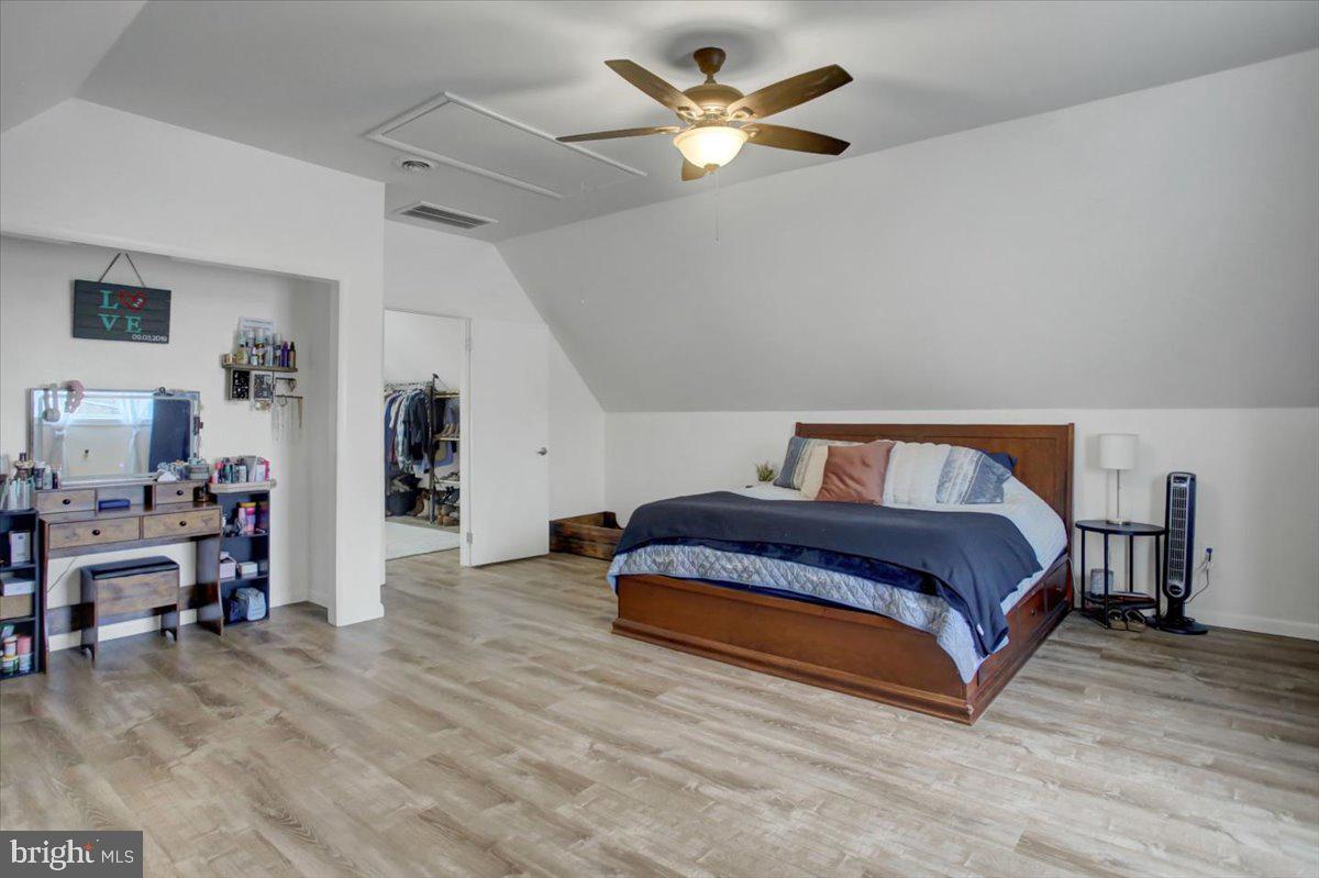 16726 Broadfording Road Hagerstown, MD 21740 - Photo 30 of 55 Upstairs Room 3