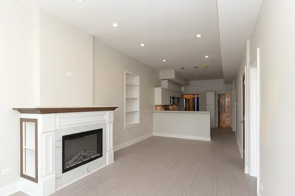 $3,200 | 1637 North Clybourn Avenue, Unit 2F, Chicago, IL 60614