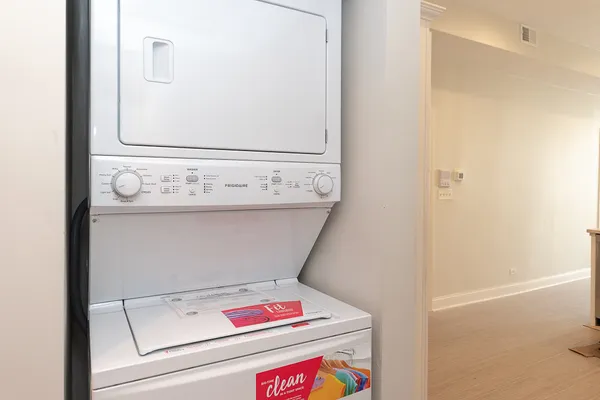 $3,200 | 1637 North Clybourn Avenue, Unit 2F, Chicago, IL 60614