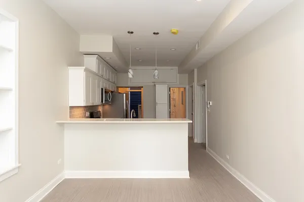 $3,200 | 1637 North Clybourn Avenue, Unit 2F, Chicago, IL 60614