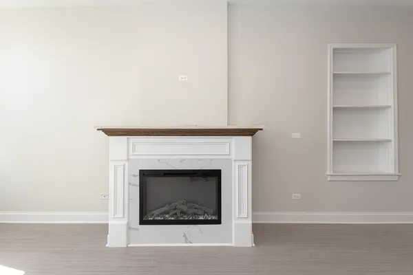 $3,200 | 1637 North Clybourn Avenue, Unit 2F, Chicago, IL 60614