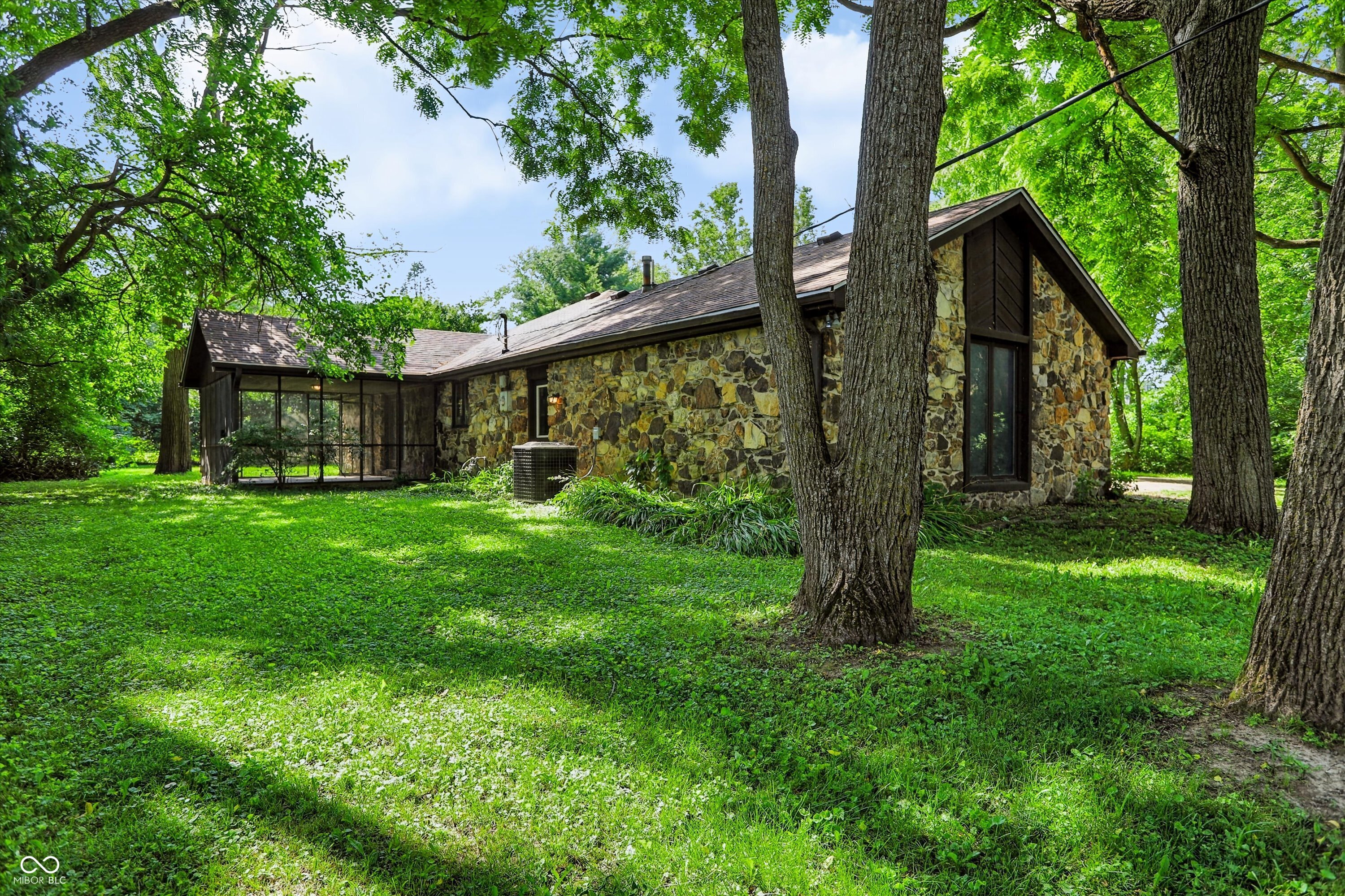 803 Park Road Anderson, IN 46011 - Photo 8 of 48