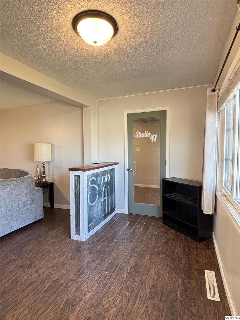 41 Main Street Carthage, IL 62321 - Photo 13 of 27