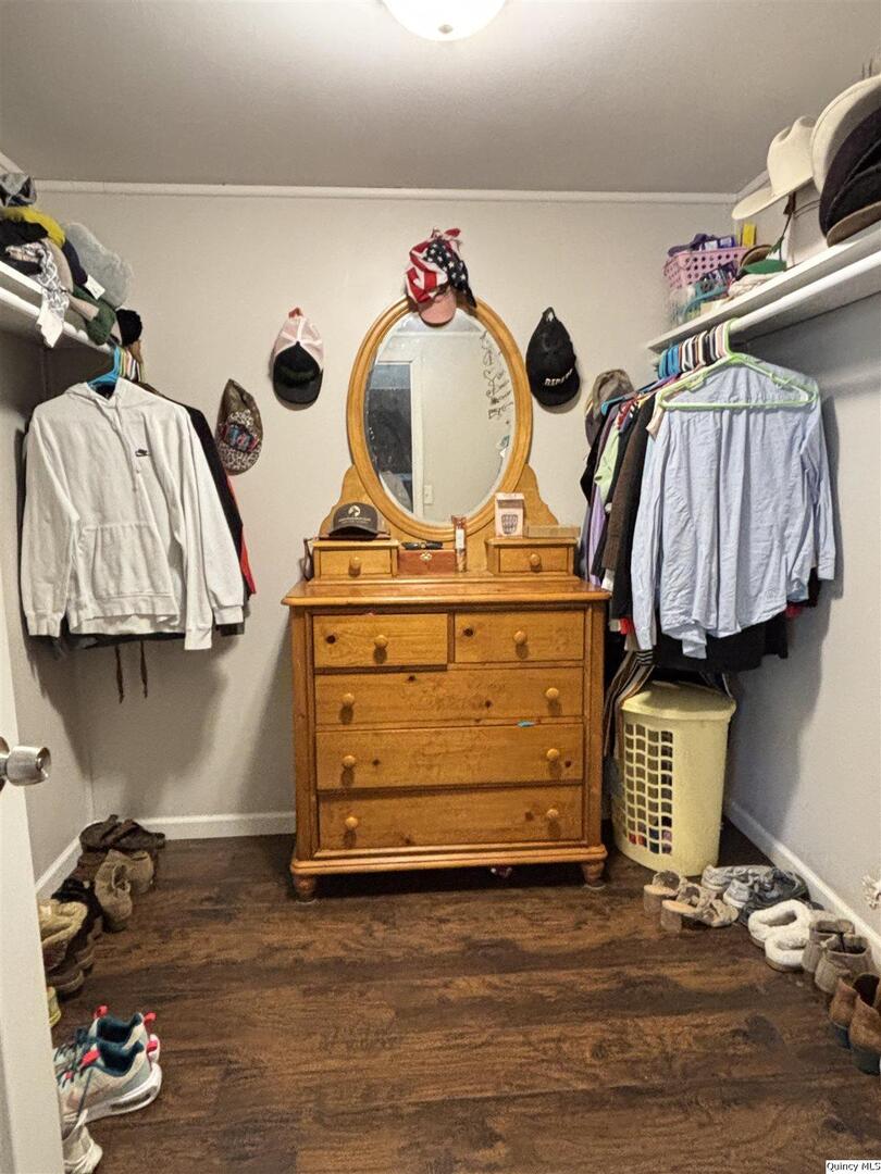 41 Main Street Carthage, IL 62321 - Photo 21 of 27 a view of walk in closet