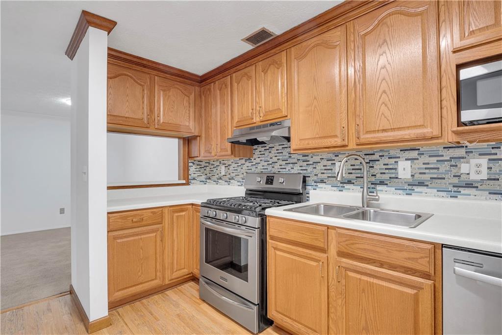 1203 Wynnes Ridge Circle Southeast Marietta, GA 30067 - Photo 3 of 24
