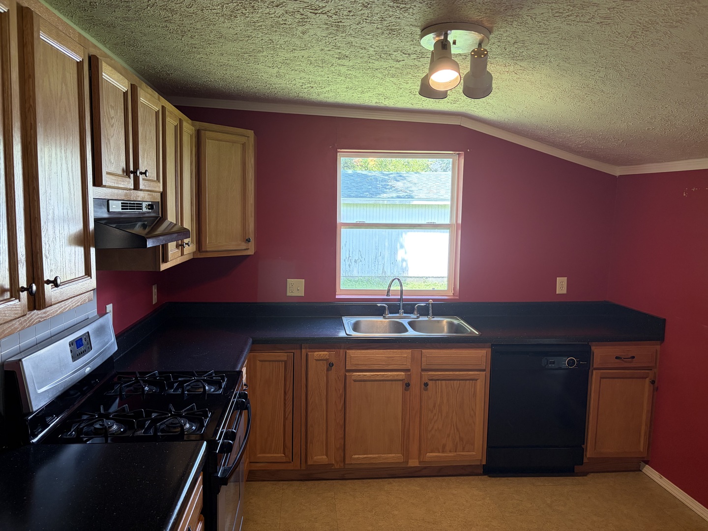 206 Southwest 6th Street Atlanta, IL 61723 - Photo 13 of 17