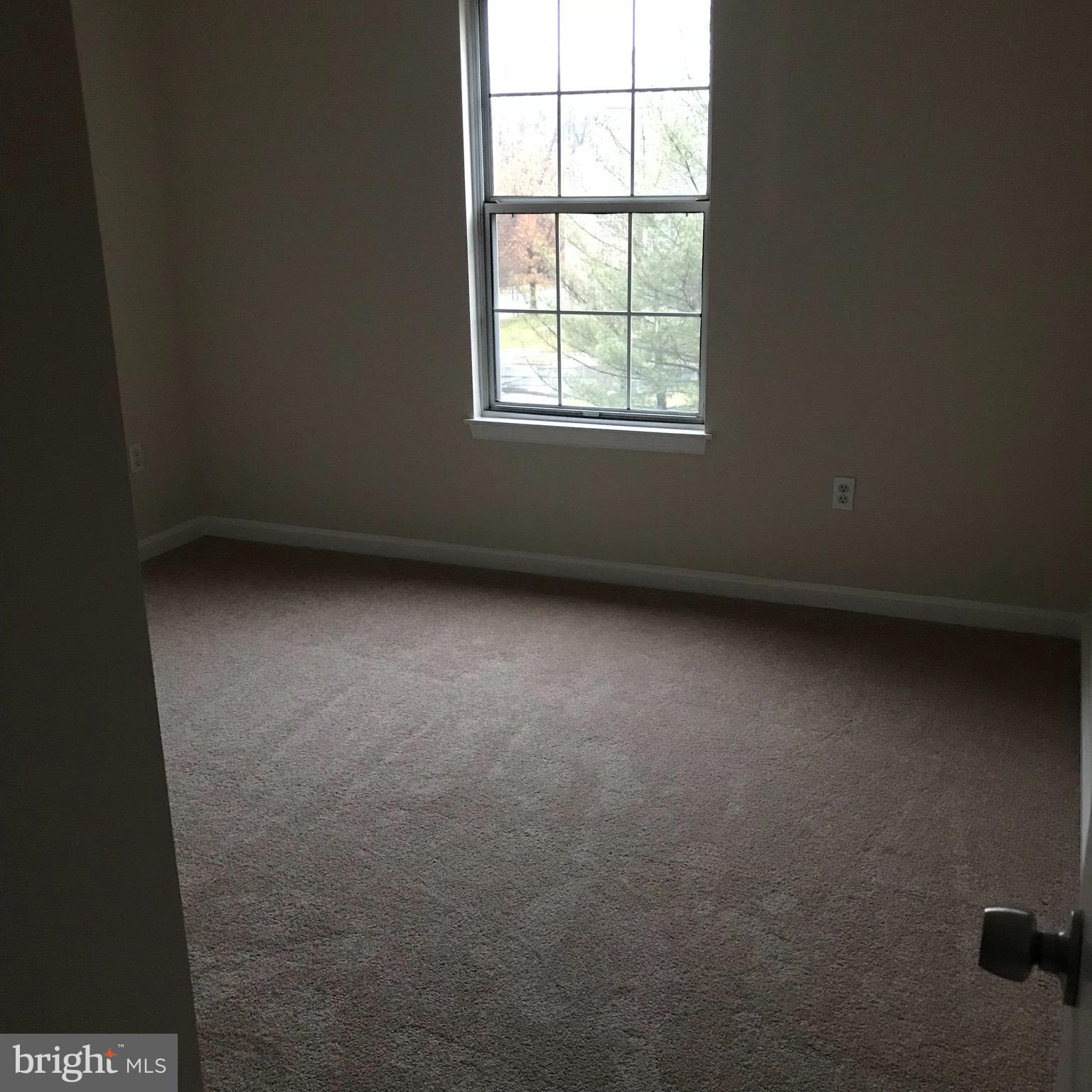 9207 Vanfleet Court Laurel, MD 20708 - Photo 8 of 13 Gallery Image 8