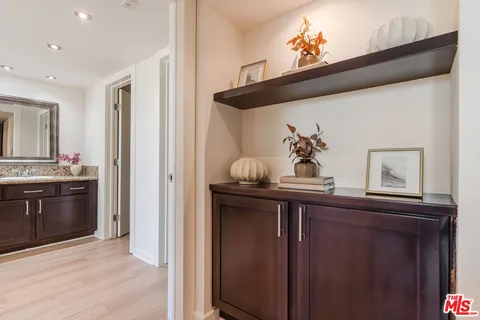 $749,000 | 10535 Wilshire Boulevard, Unit 701, Los Angeles, CA 90024