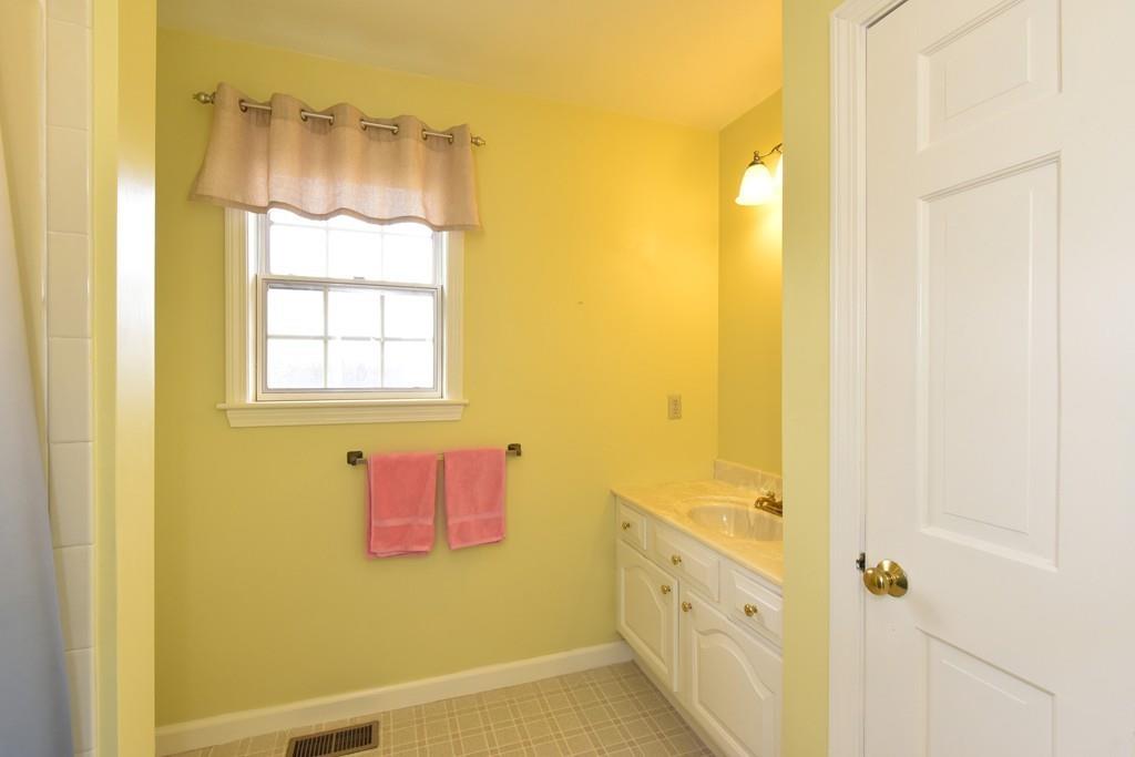 144 Anderson Road Marlborough, MA 01752 - Photo 26 of 41 Gallery Image 26