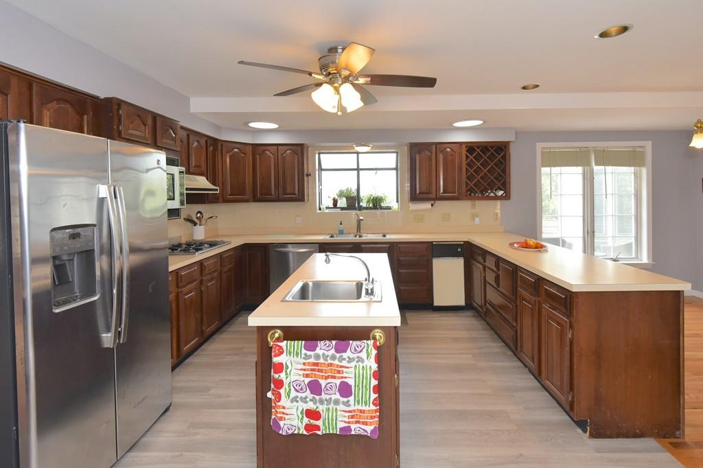 144 Anderson Road Marlborough, MA 01752 - Photo 7 of 41 Gallery Image 7