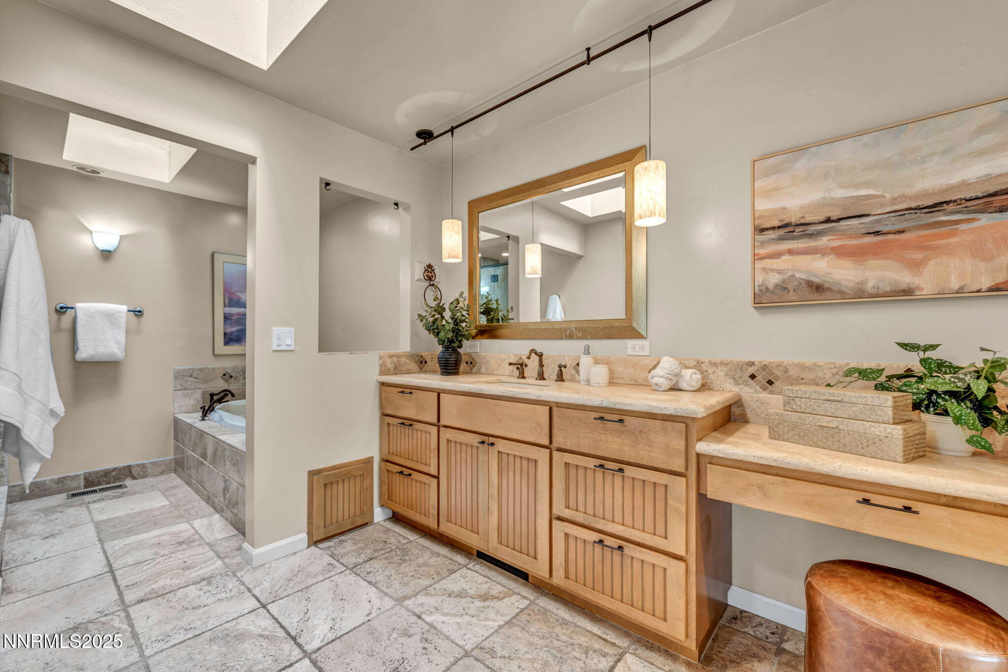 3904 Henry Court Reno, NV 89509 - Photo 18 of 32 a spacious bathroom with a double vanity sink mirror and
