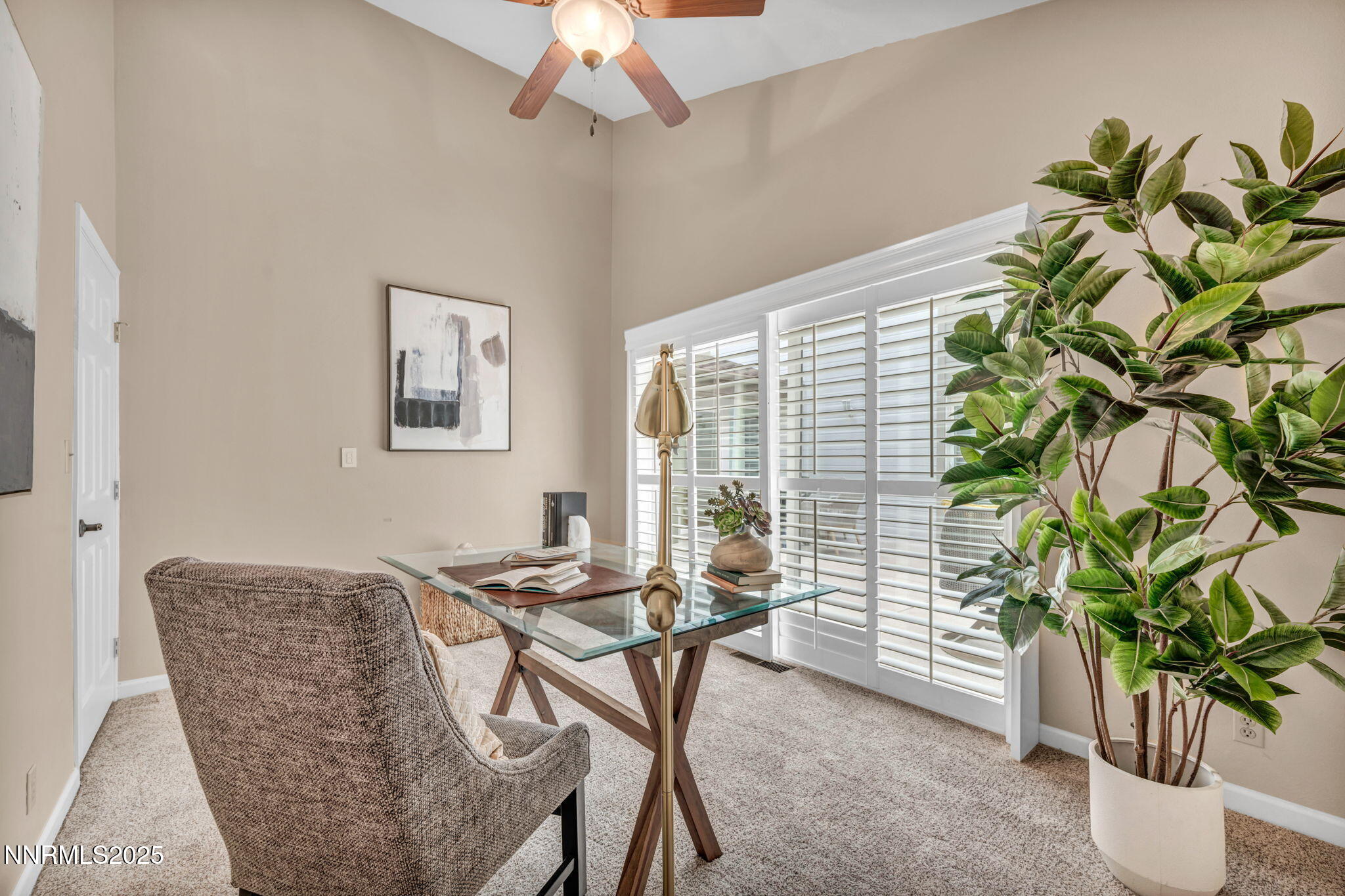 3904 Henry Court Reno, NV 89509 - Photo 26 of 32 a dining room with furniture and potted plants