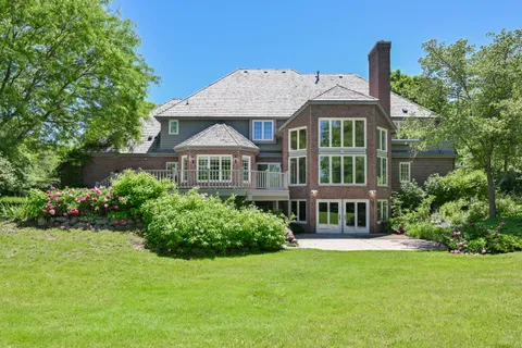 $2,695,000 | 2146 West Columbia Court, Mequon, WI 53092