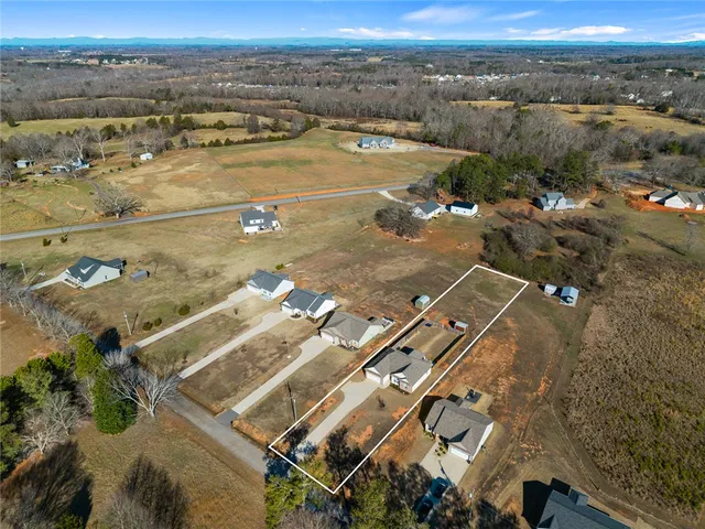 $320,000 | 213 Boggs Road, Belton, SC 29627