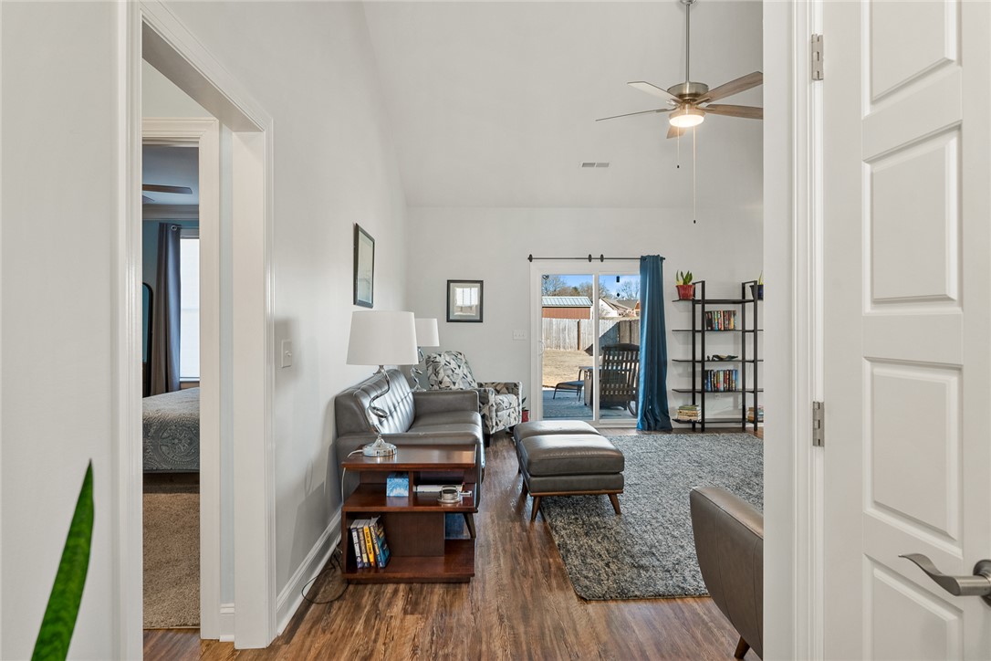 213 Boggs Road Belton, SC 29627 - Photo 8 of 40