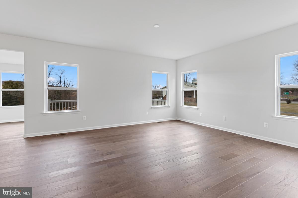 10471 Dowell Road Midland, VA 22728 - Photo 7 of 16