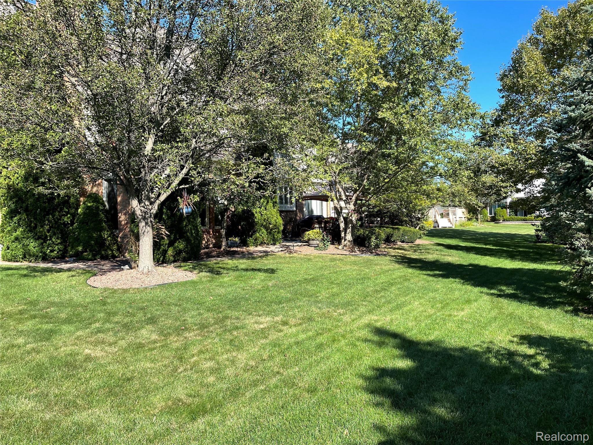 47687 Pavillon Road Canton, MI 48188 - Photo 66 of 70 Side Yard