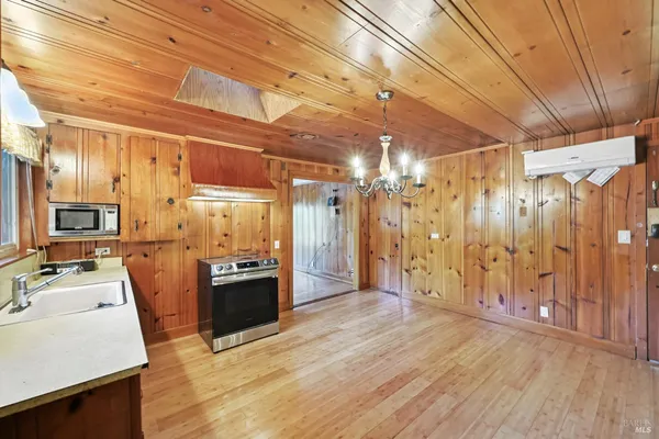 $450,000 | 10293 Field Lane, Forestville, CA 95436