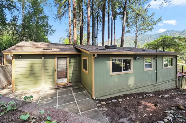 $450,000 | 10293 Field Lane, Forestville, CA 95436