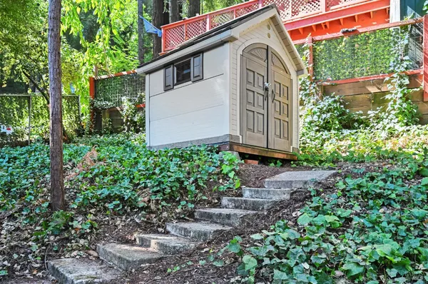 $450,000 | 10293 Field Lane, Forestville, CA 95436