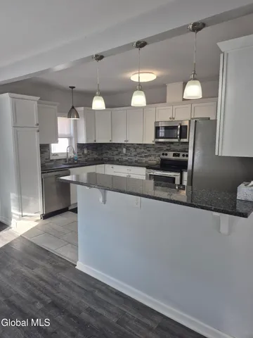 $218,000 | 8 Green Street, Mayfield, NY 12117