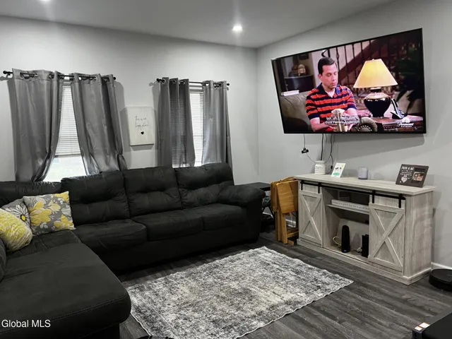 $218,000 | 8 Green Street, Mayfield, NY 12117