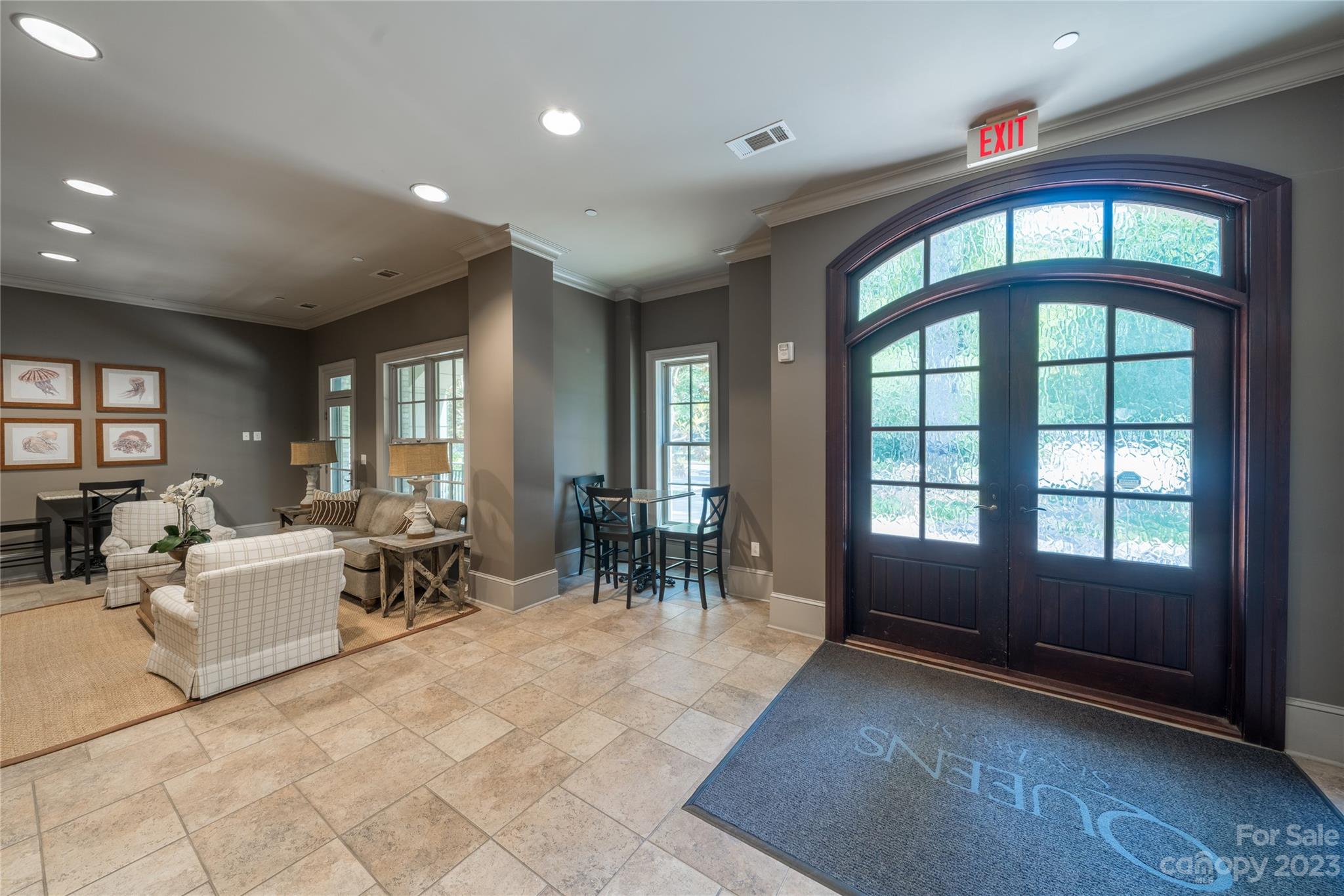 626 Queens Road, Unit 303 Charlotte, NC 28207 - Photo 6 of 41 a living room with furniture
