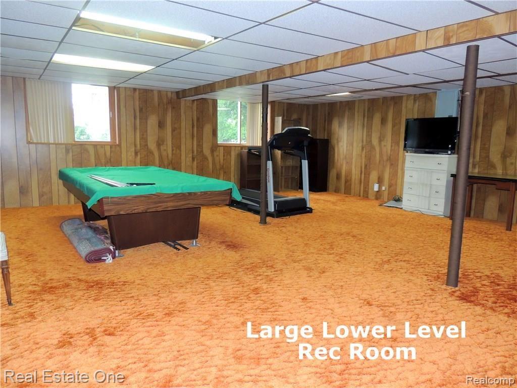 738 Birch Tree Lane Rochester, MI 48306 - Photo 16 of 17 DSCN6516.JPG--Rec Room